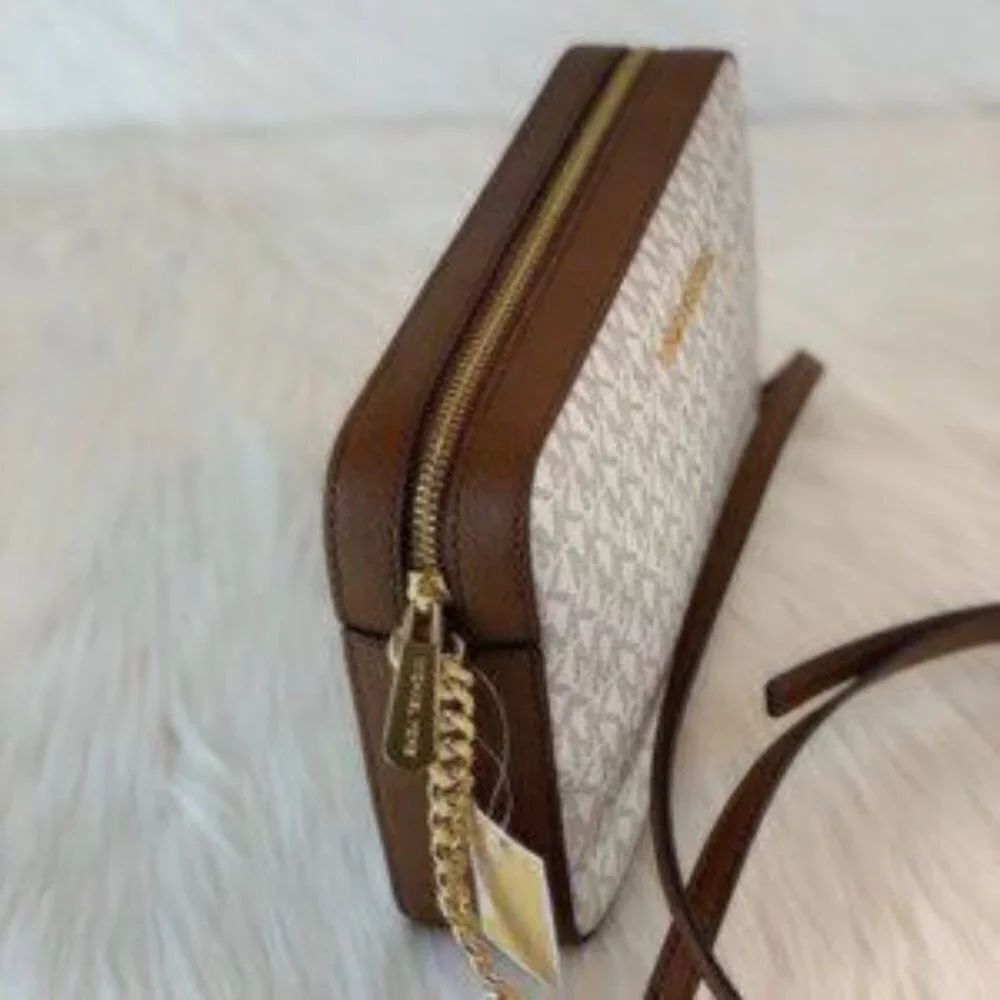 ❤️Michael Kors LG EW Crossbody Bag Vanilla
